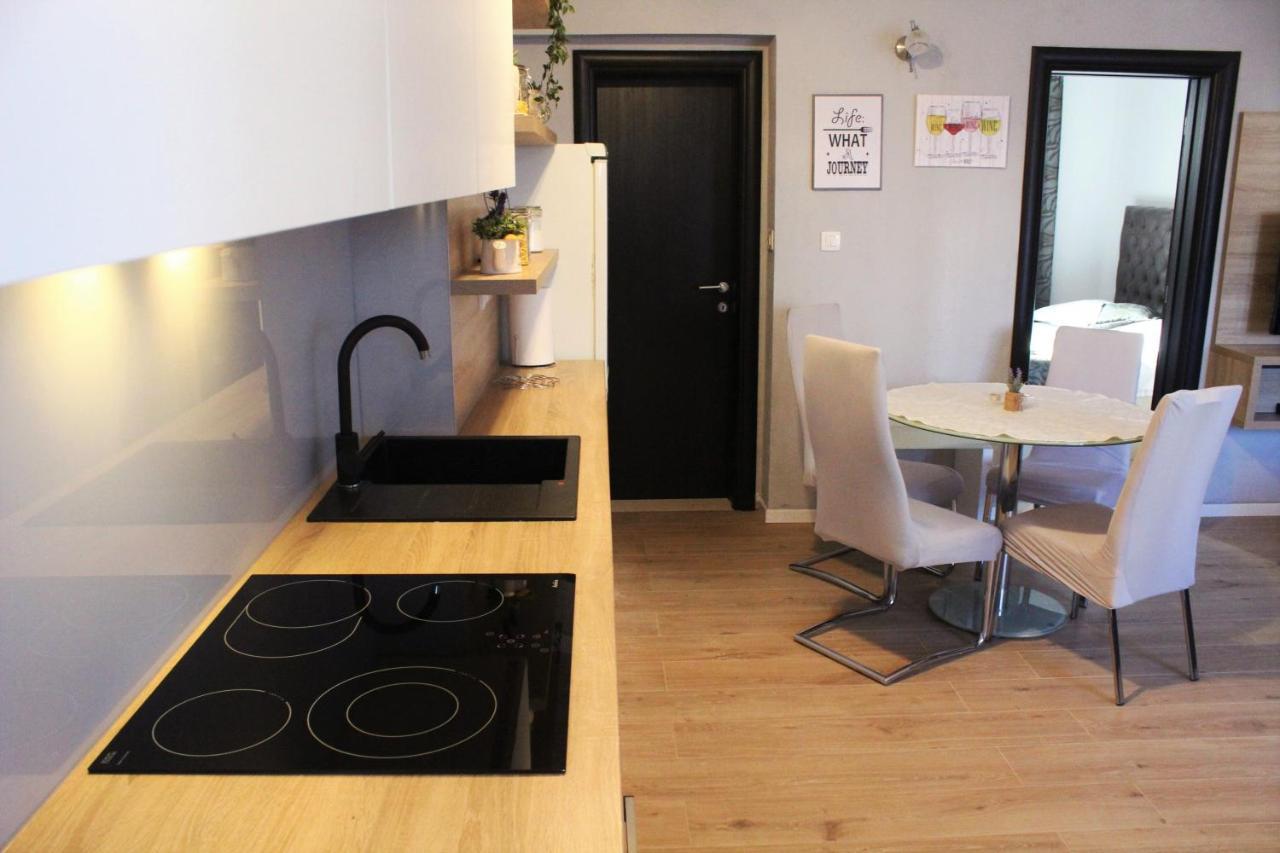 Apartment Adriatic Split Bagian luar foto